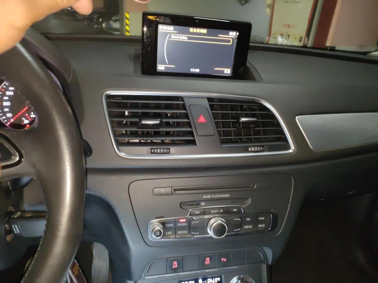 Audi Q3 2015 35 TFSI Comfort Model — миниатюра 13