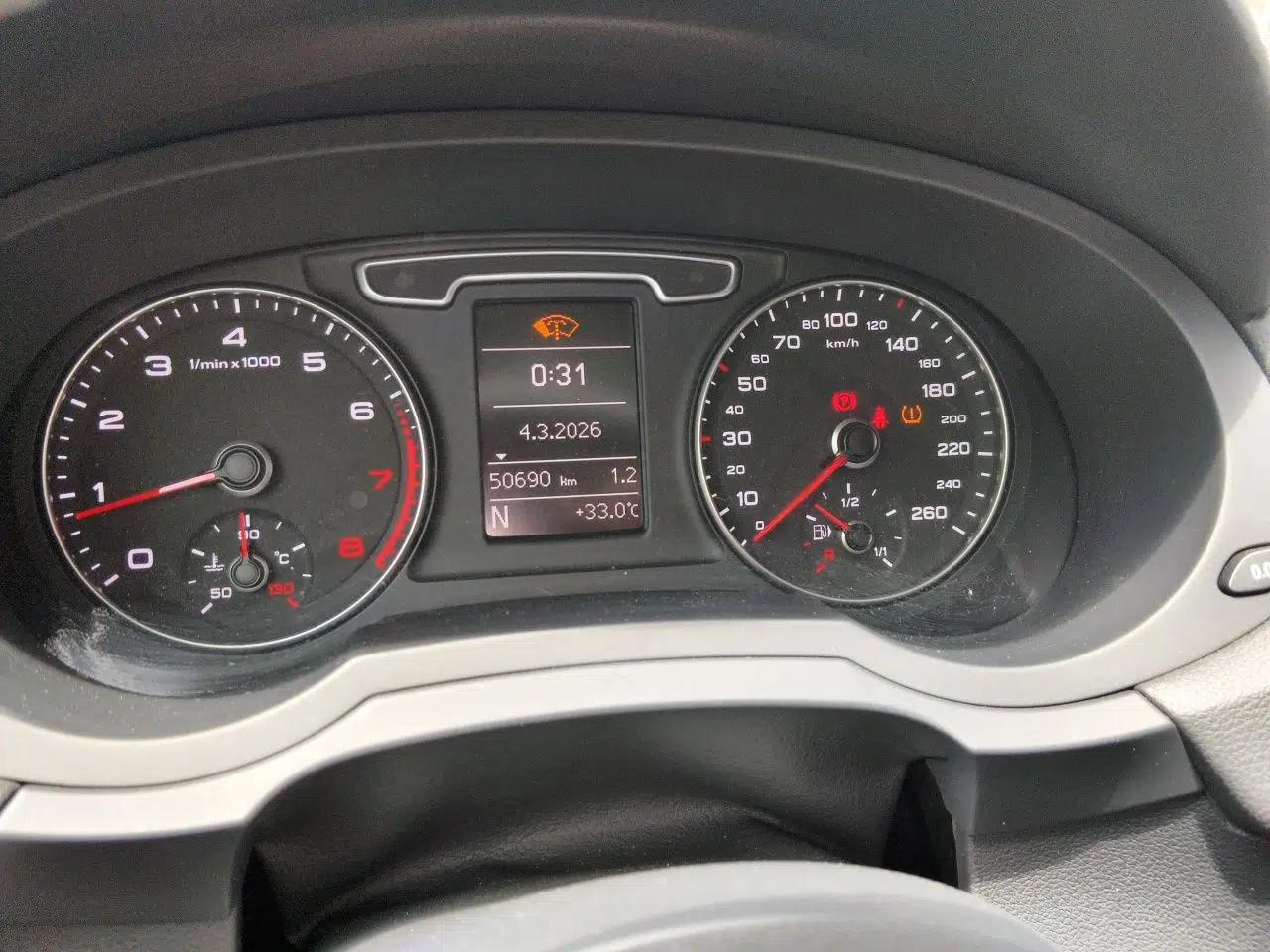 Audi Q3 2015 35 TFSI Comfort Model — миниатюра 12