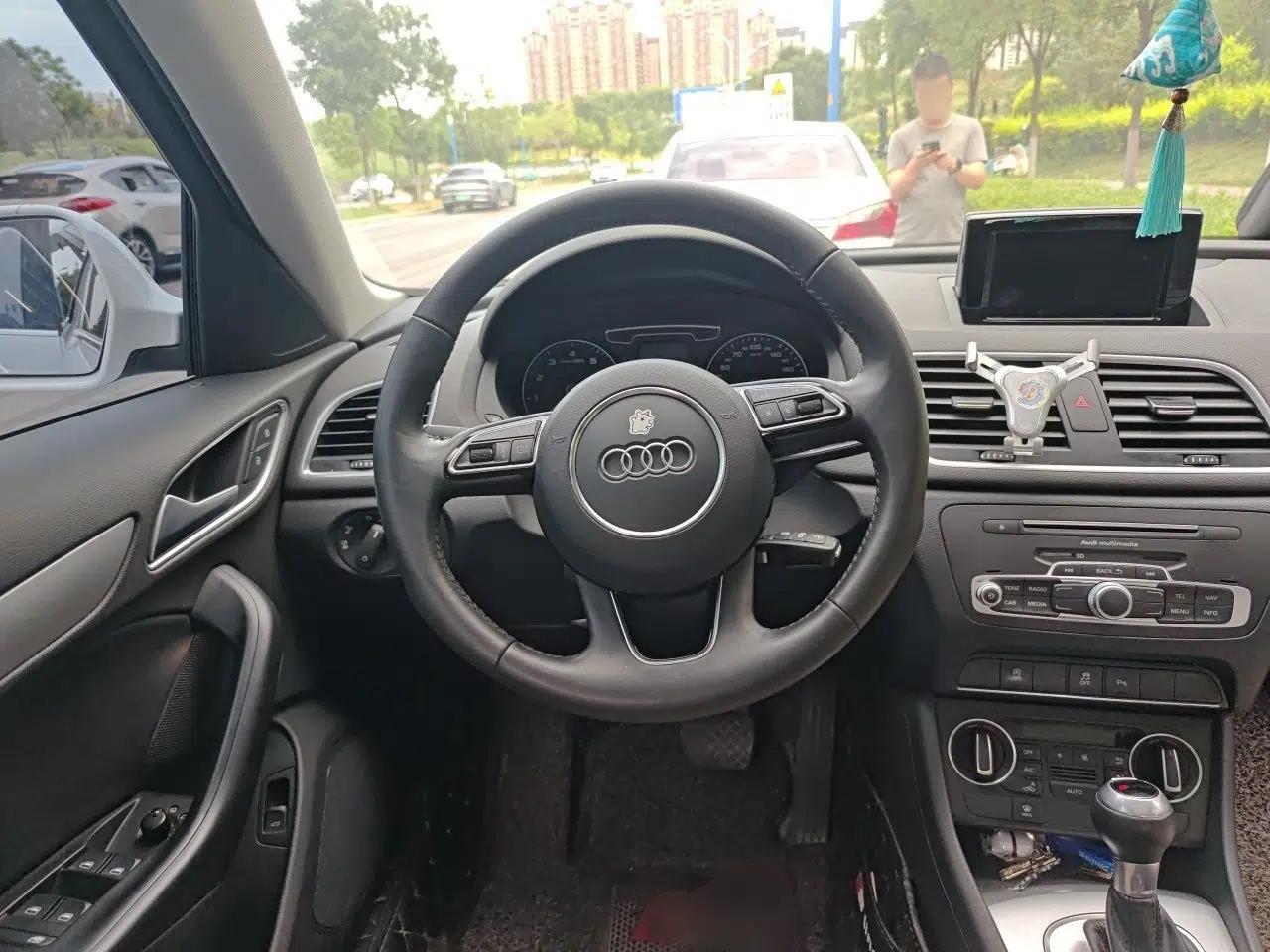 Audi Q3 2018 30th Anniversary Edition 30 TFSI Fashion Model — миниатюра 7