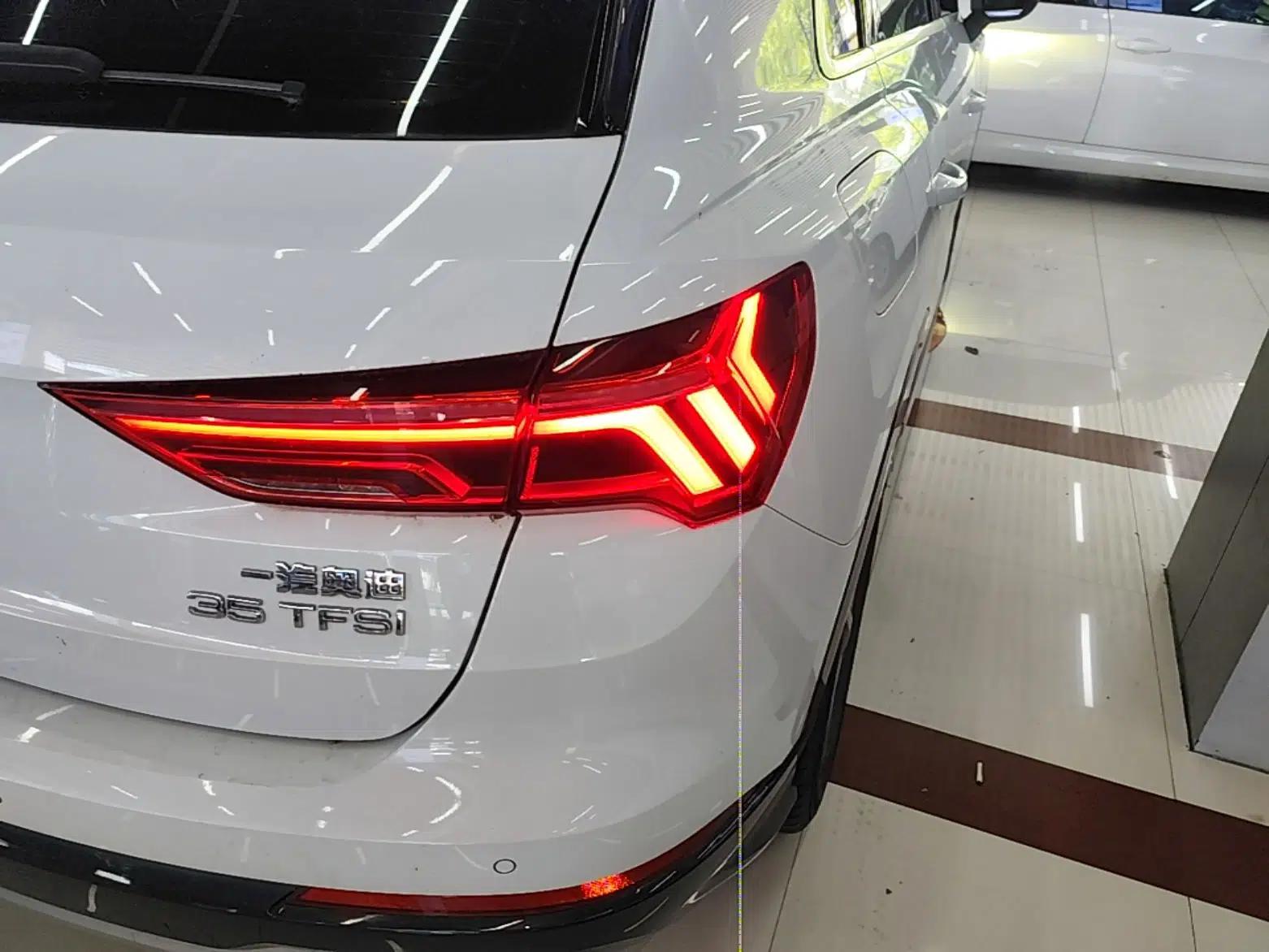 Audi Q3 2019 35 TFSI Advanced Style Edition — миниатюра 14