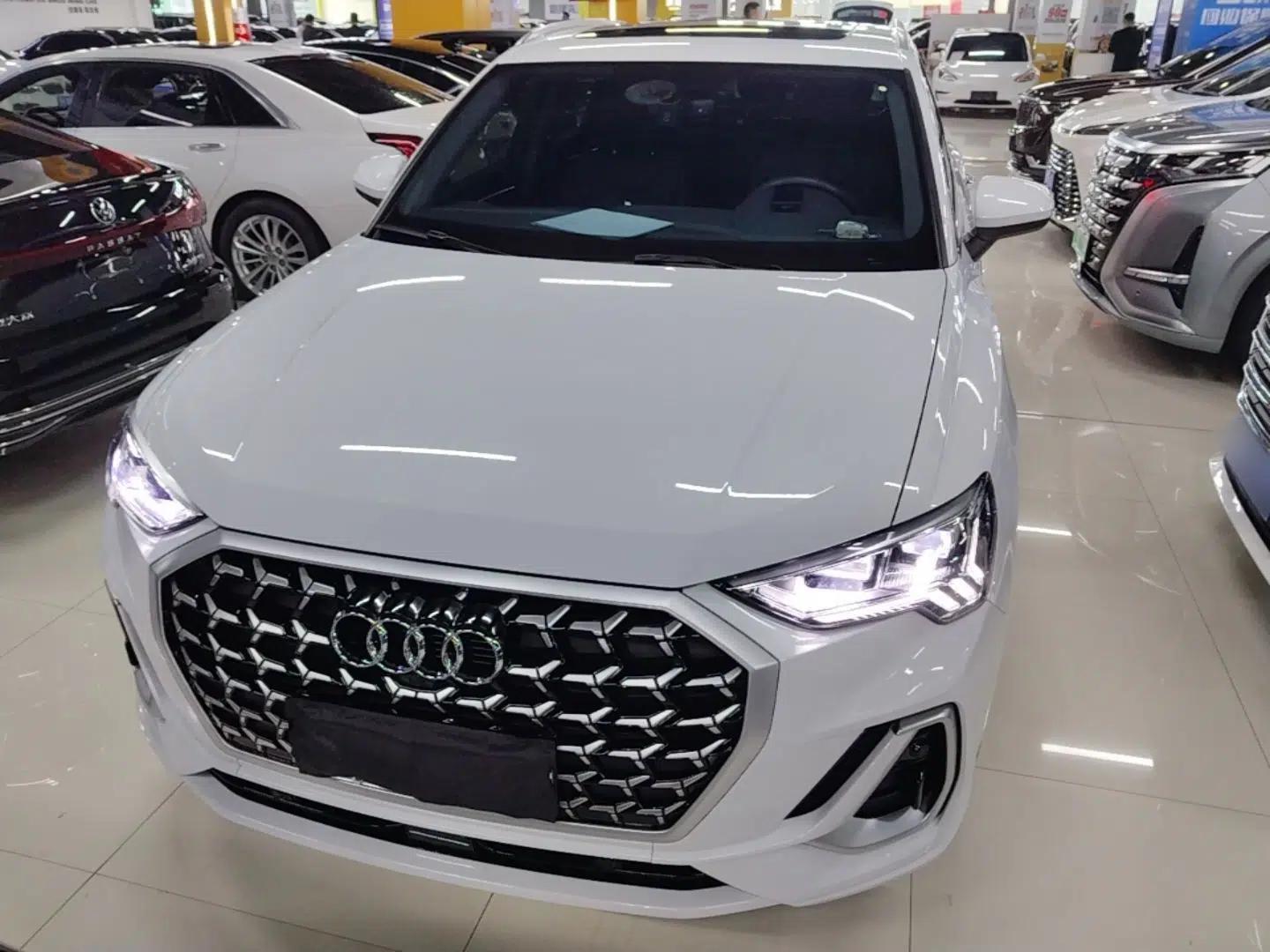 Audi Q3 2024 40 TFSI Fashion Dynamic Model — миниатюра 2