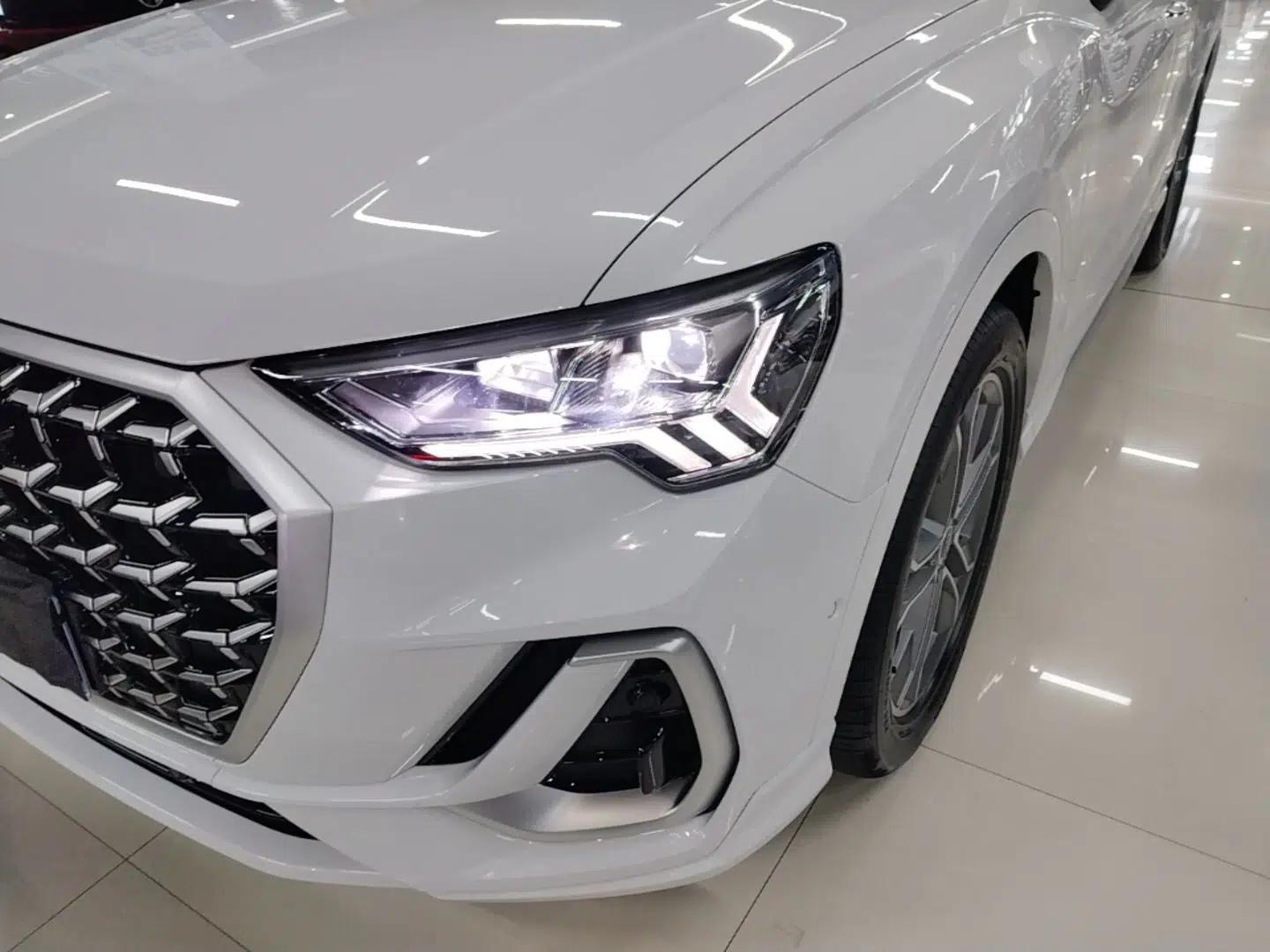 Audi Q3 2024 40 TFSI Fashion Dynamic Model — миниатюра 8
