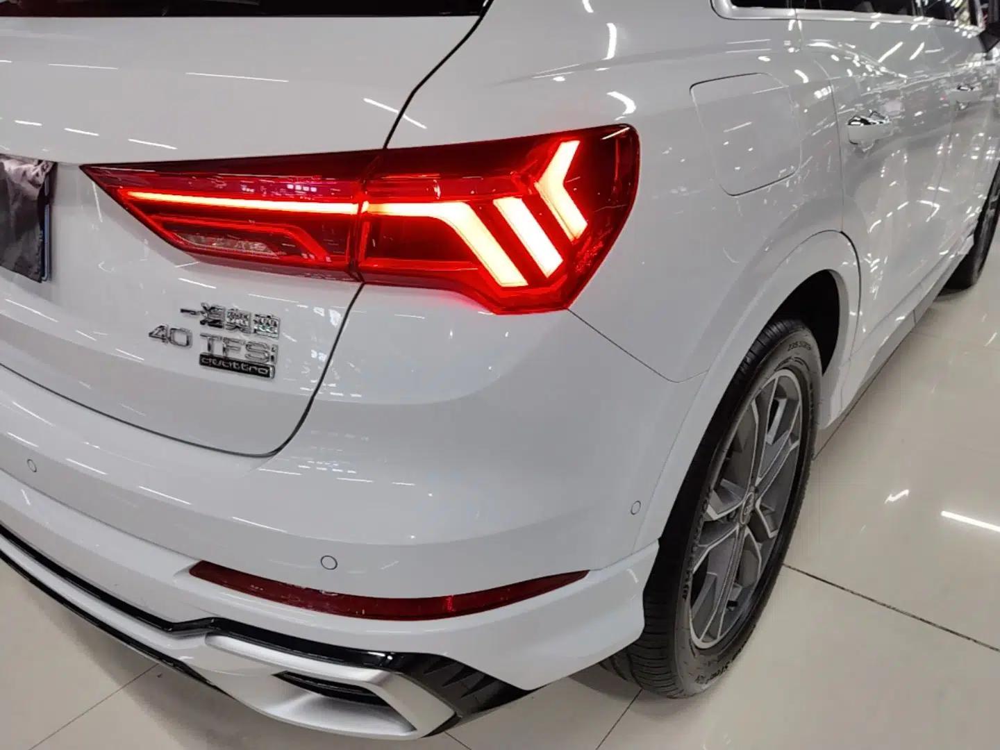 Audi Q3 2024 40 TFSI Fashion Dynamic Model — миниатюра 9