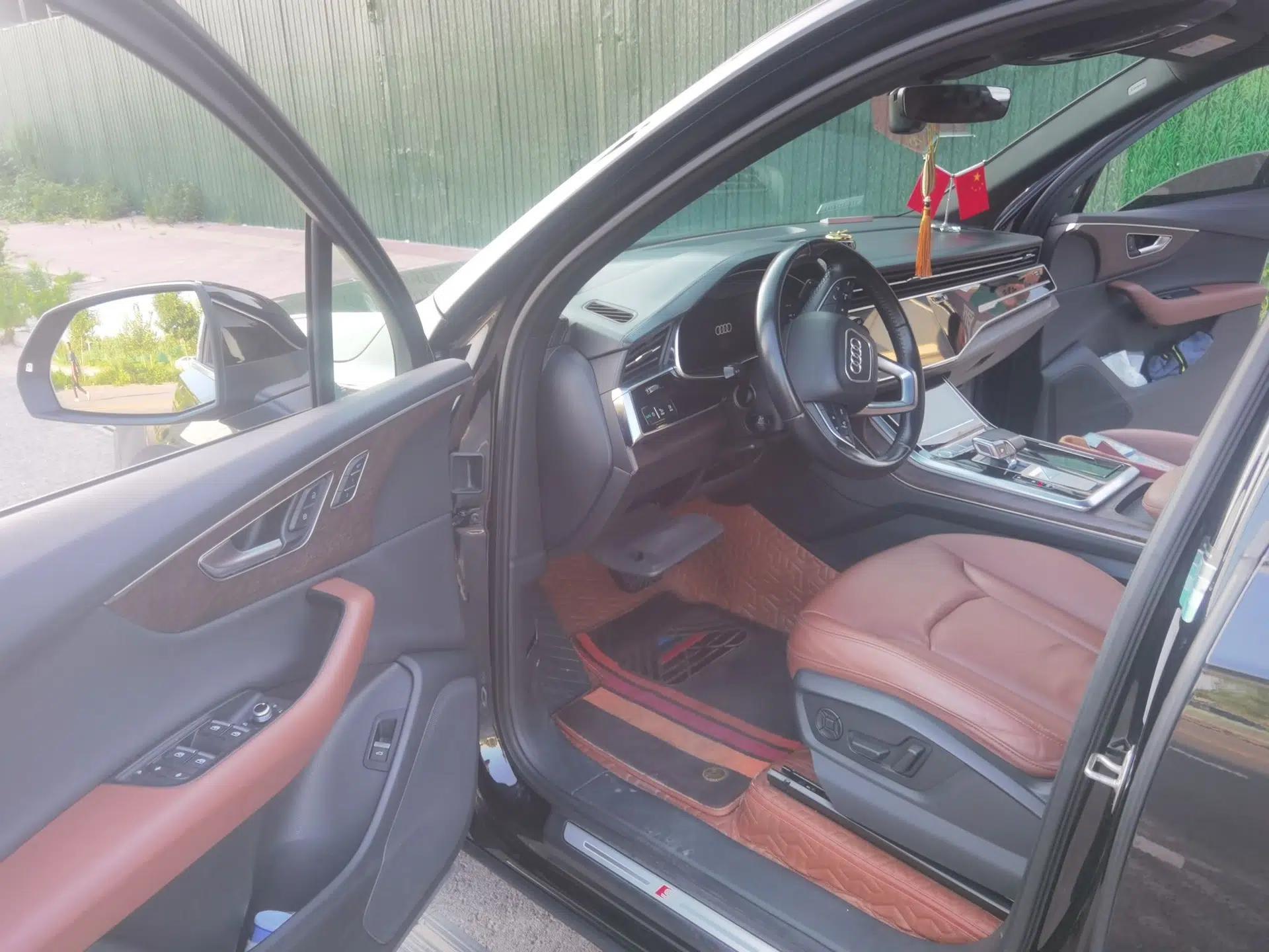 Audi Q7 2020 55 TFSI quattro S line sports model — миниатюра 16