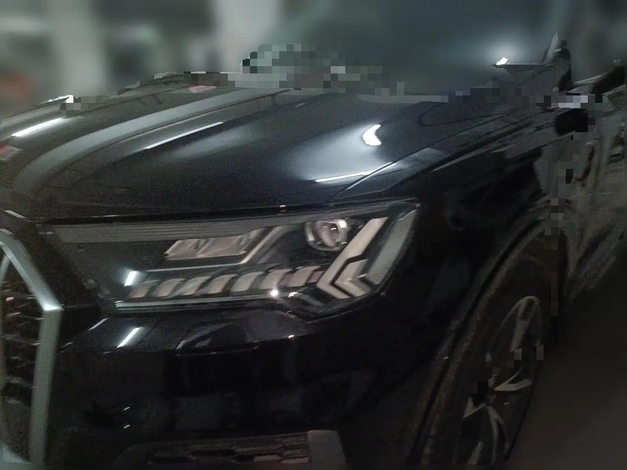 Audi Q7 2021 55 TFSI quattro S line Sport model — миниатюра 1