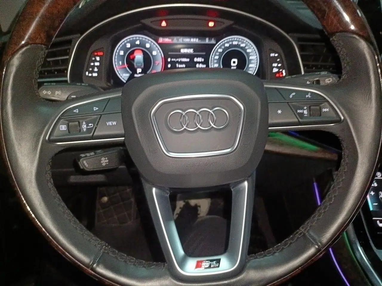 Audi Q7 2021 55 TFSI quattro S line Sport model — миниатюра 10