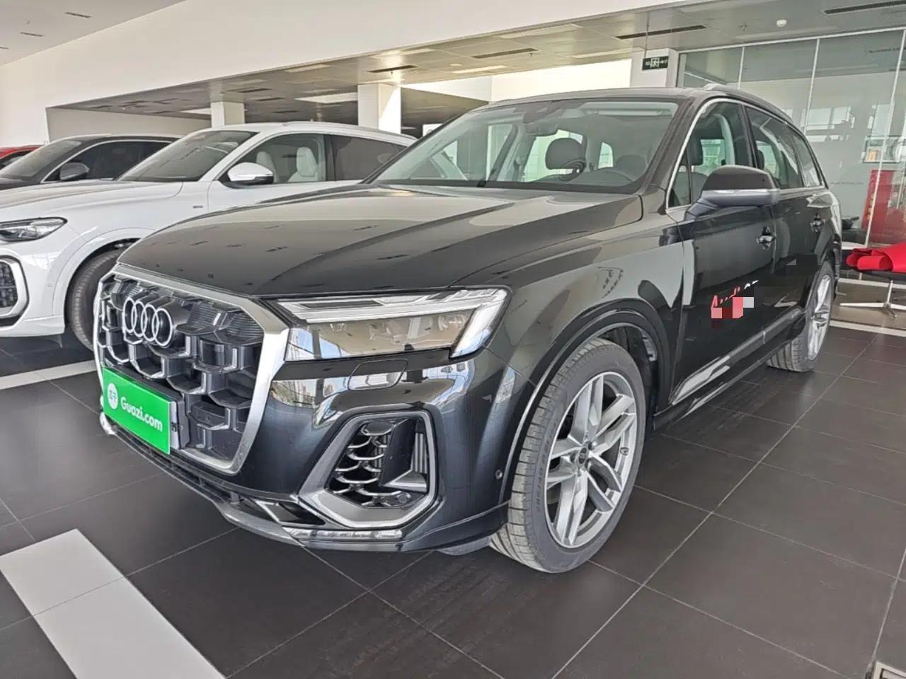 Audi Q7 2024 55 TFSI quattro S line Sport model — миниатюра 1