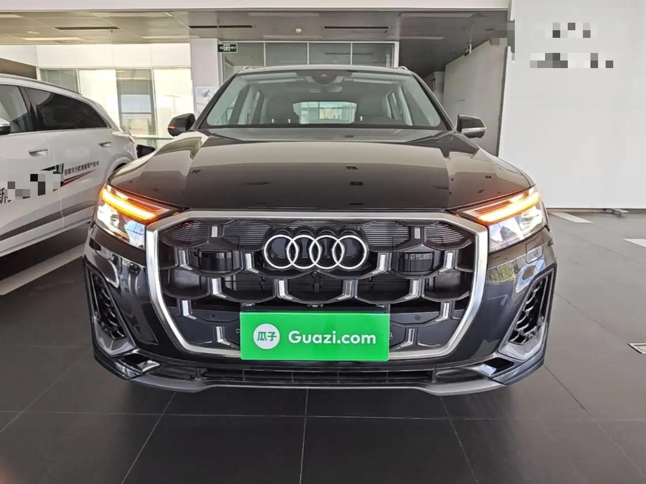 Audi Q7 2024 55 TFSI quattro S line Sport model — миниатюра 2