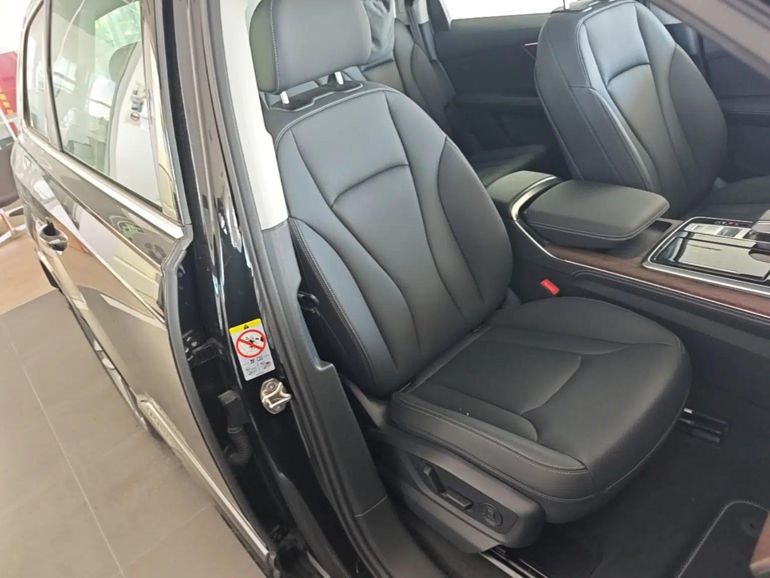 Audi Q7 2024 55 TFSI quattro S line Sport model — миниатюра 19