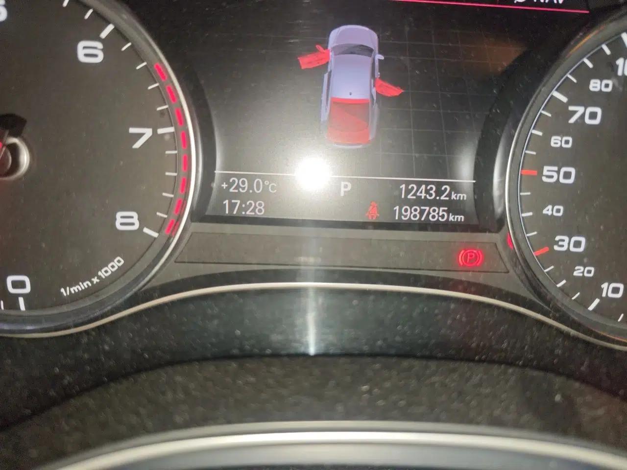 Audi A7 2012 3.0TFSI quattro Comfort Edition — миниатюра 12