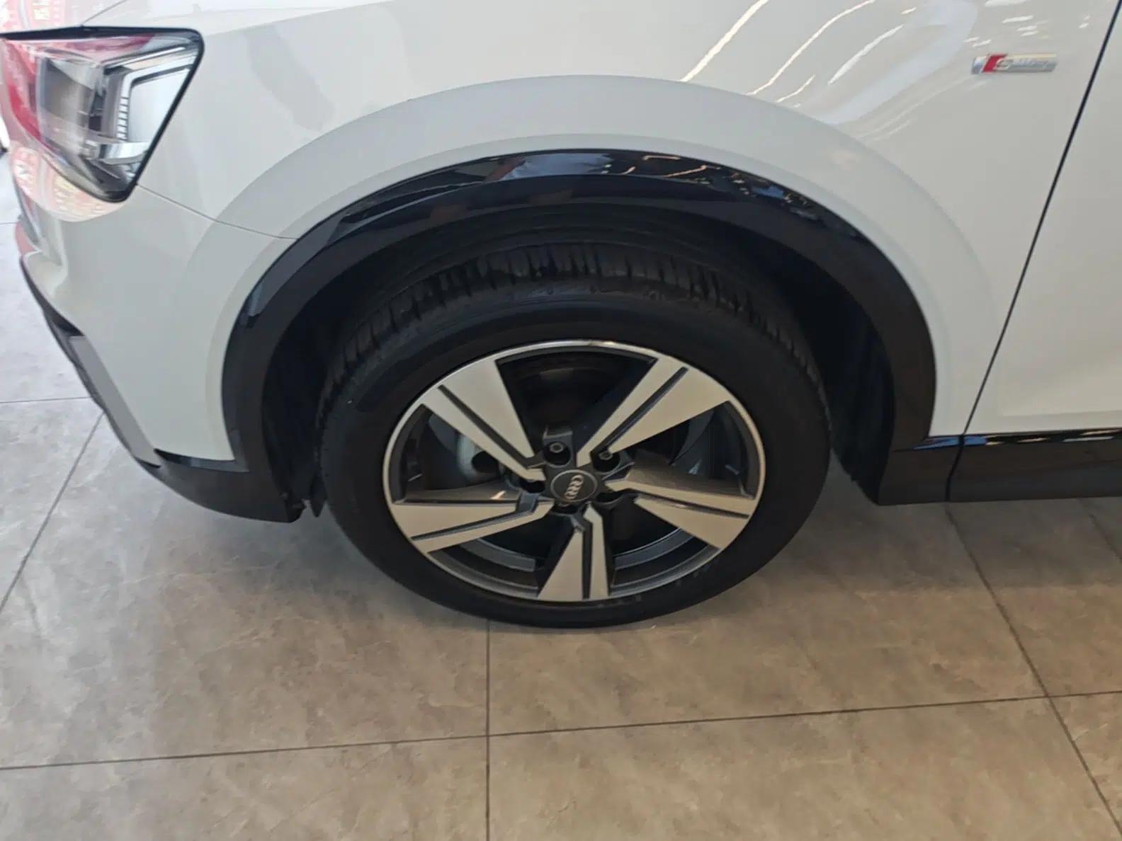 Audi Q2L 2020 35 TFSI Fashion Dynamic Model — миниатюра 10