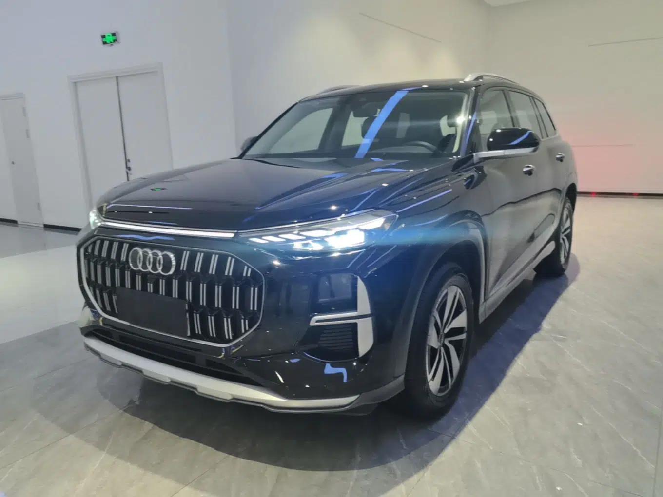 Audi Q6 2024 40 TFSI quattro Guanyun Edition Yulin Package 7 Seats — миниатюра 1