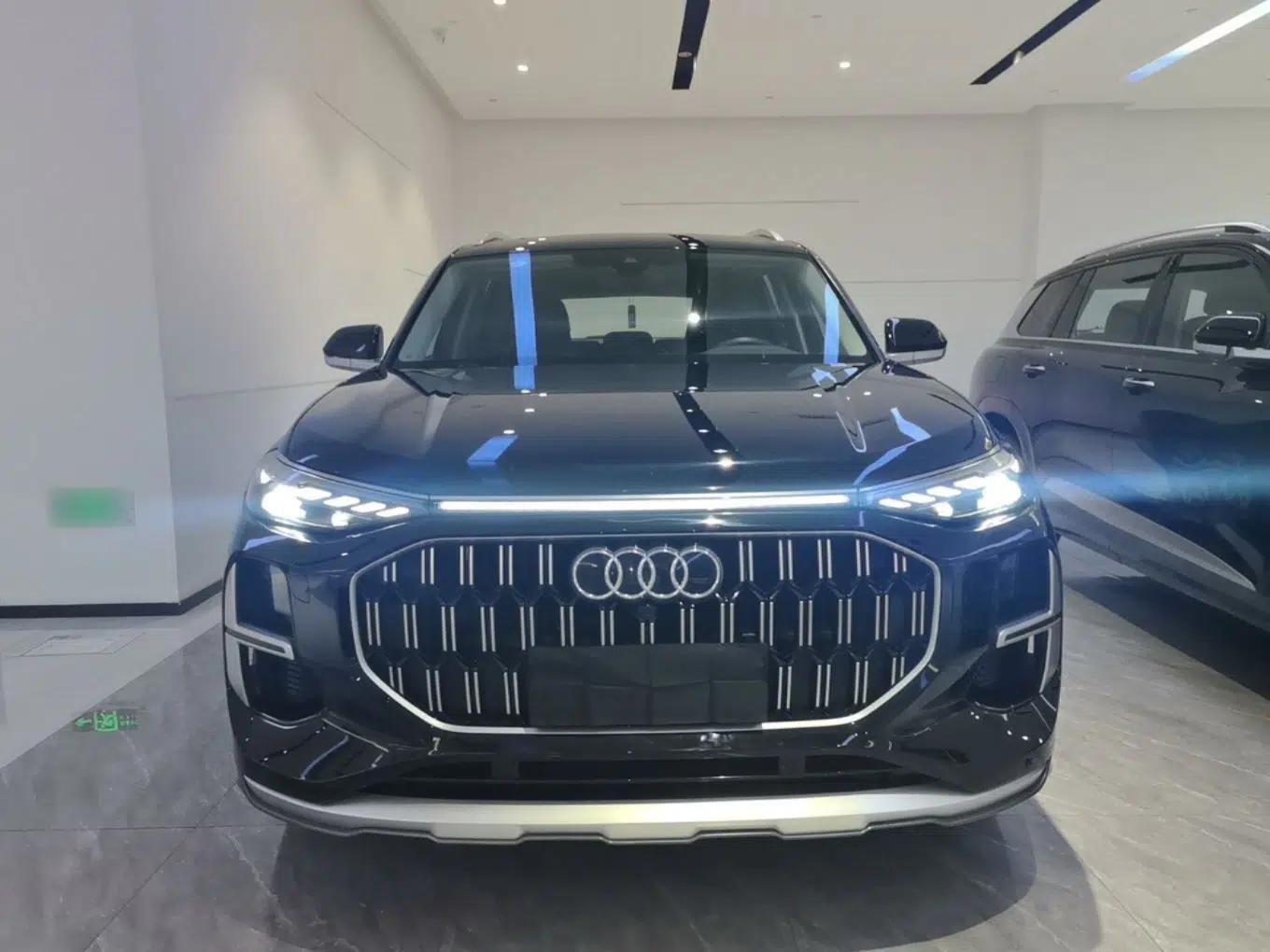 Audi Q6 2024 40 TFSI quattro Guanyun Edition Yulin Package 7 Seats — миниатюра 2
