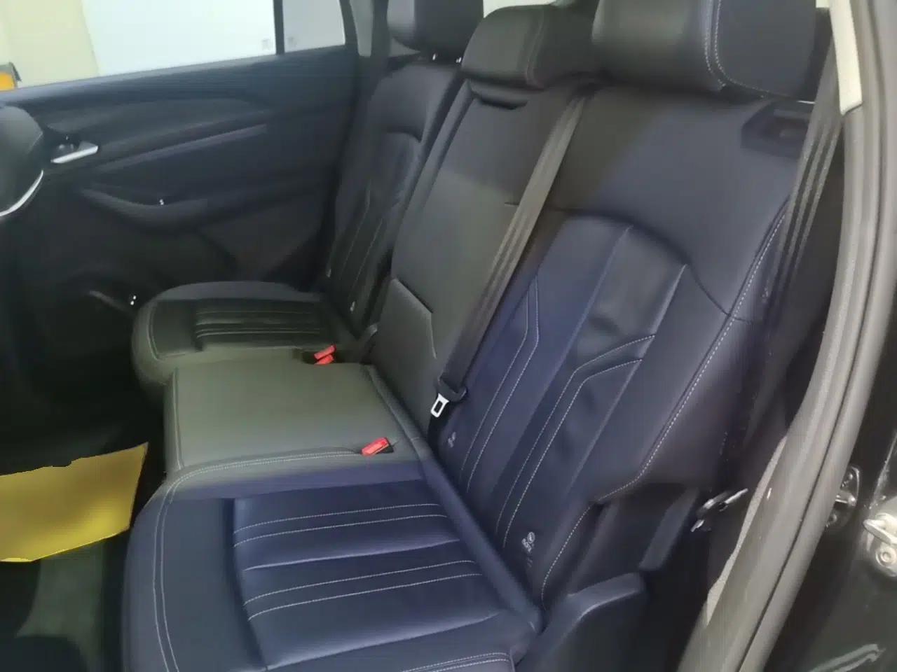 Audi Q6 2024 40 TFSI quattro Guanyun Edition Yulin Package 7 Seats — миниатюра 25