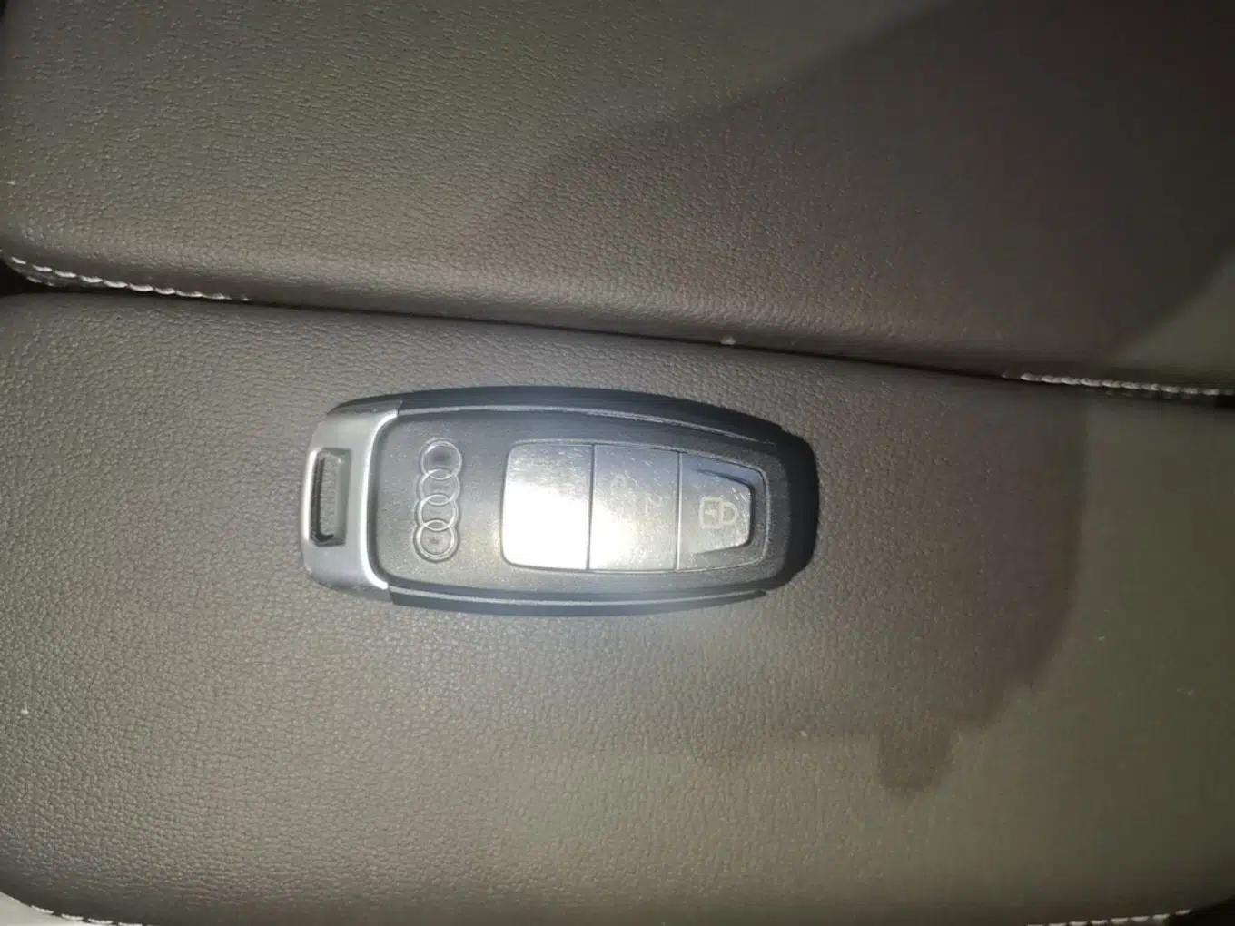 Audi Q6 2024 40 TFSI quattro Guanyun Edition Yulin Package 7 Seats — миниатюра 28