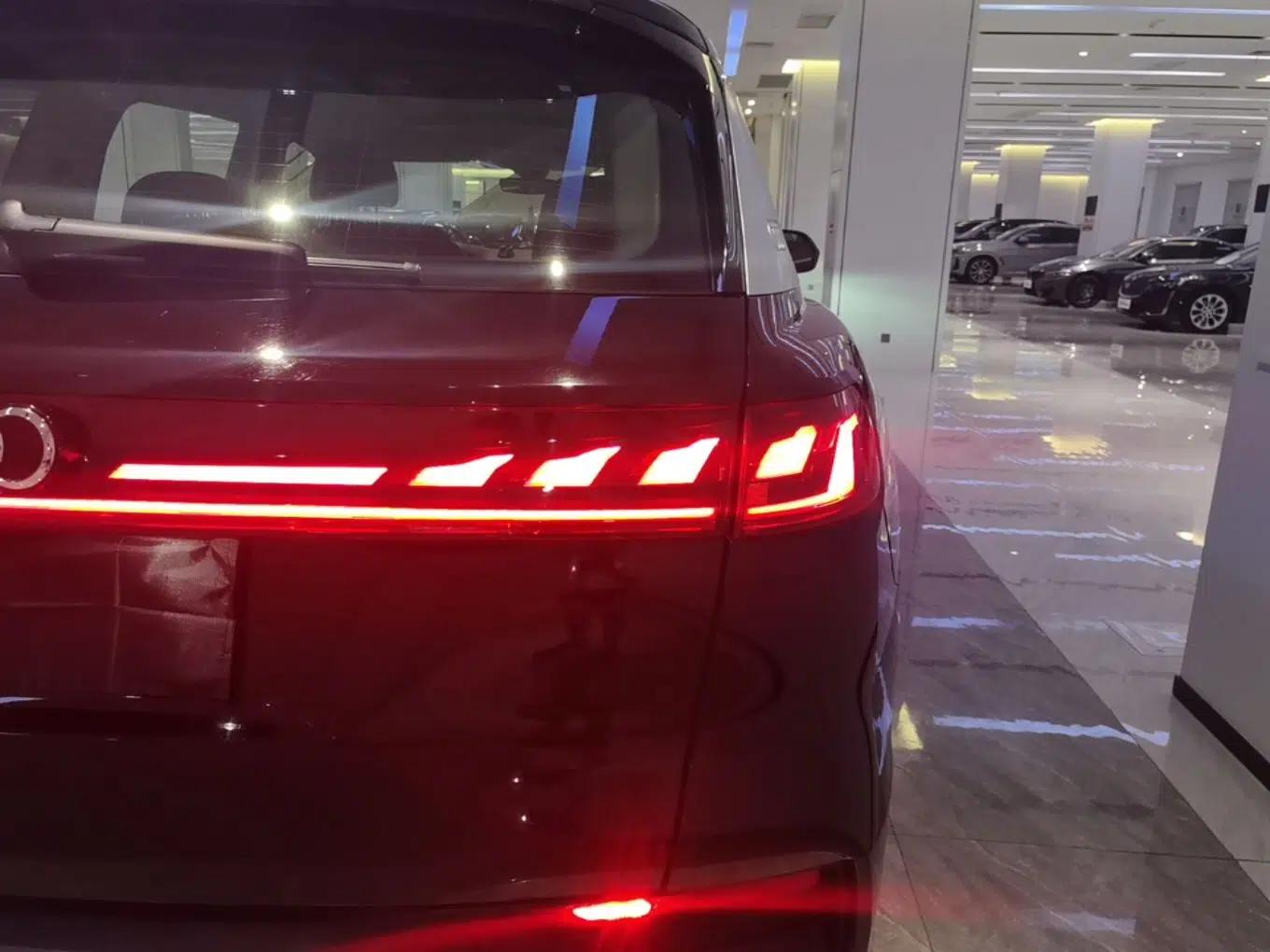 Audi Q6 2024 40 TFSI quattro Guanyun Edition Yulin Package 7 Seats — миниатюра 9