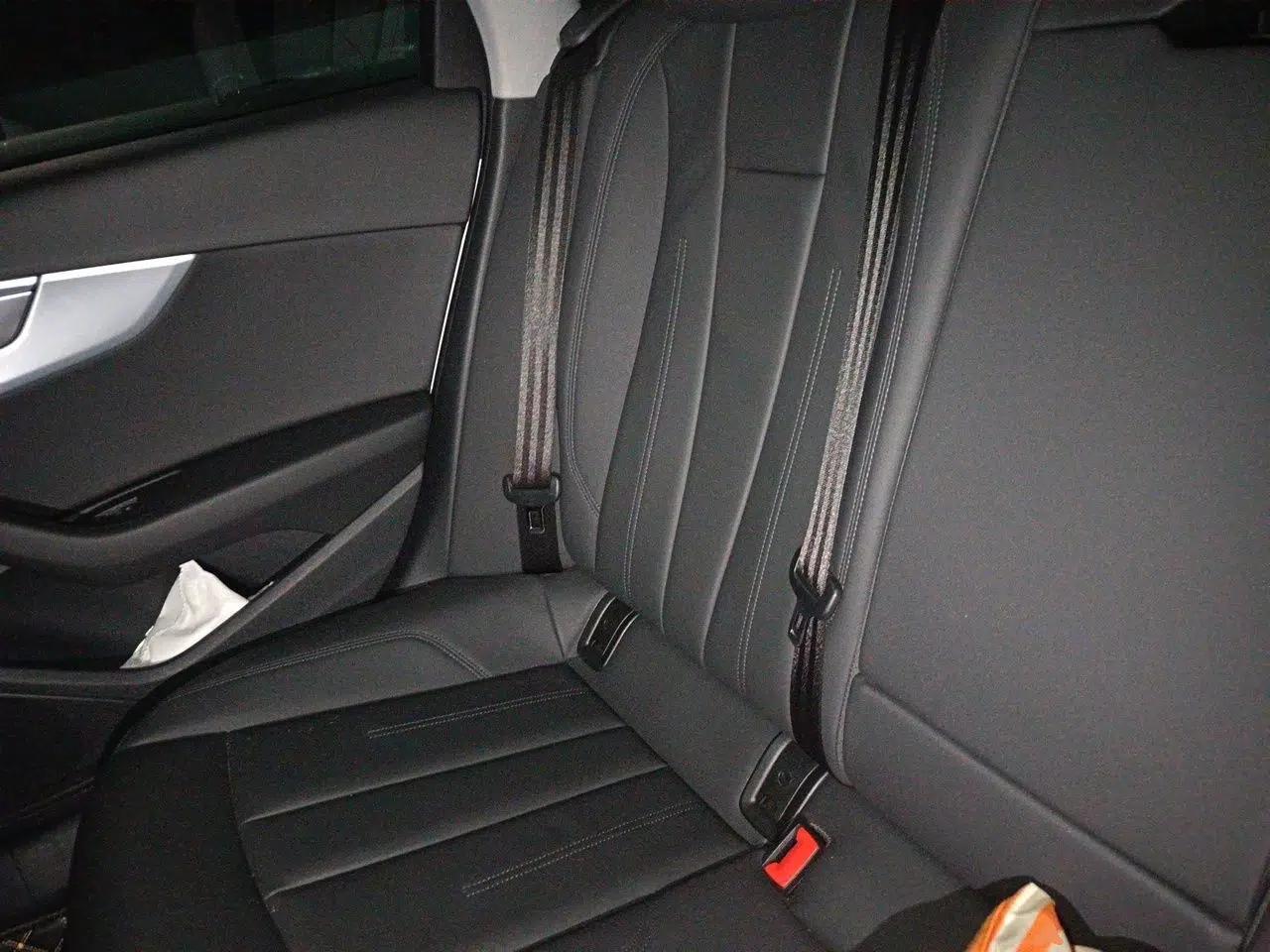Audi A4 2021 Avant Avant-garde 40 TFSI Stylish and Elegant Model — миниатюра 17
