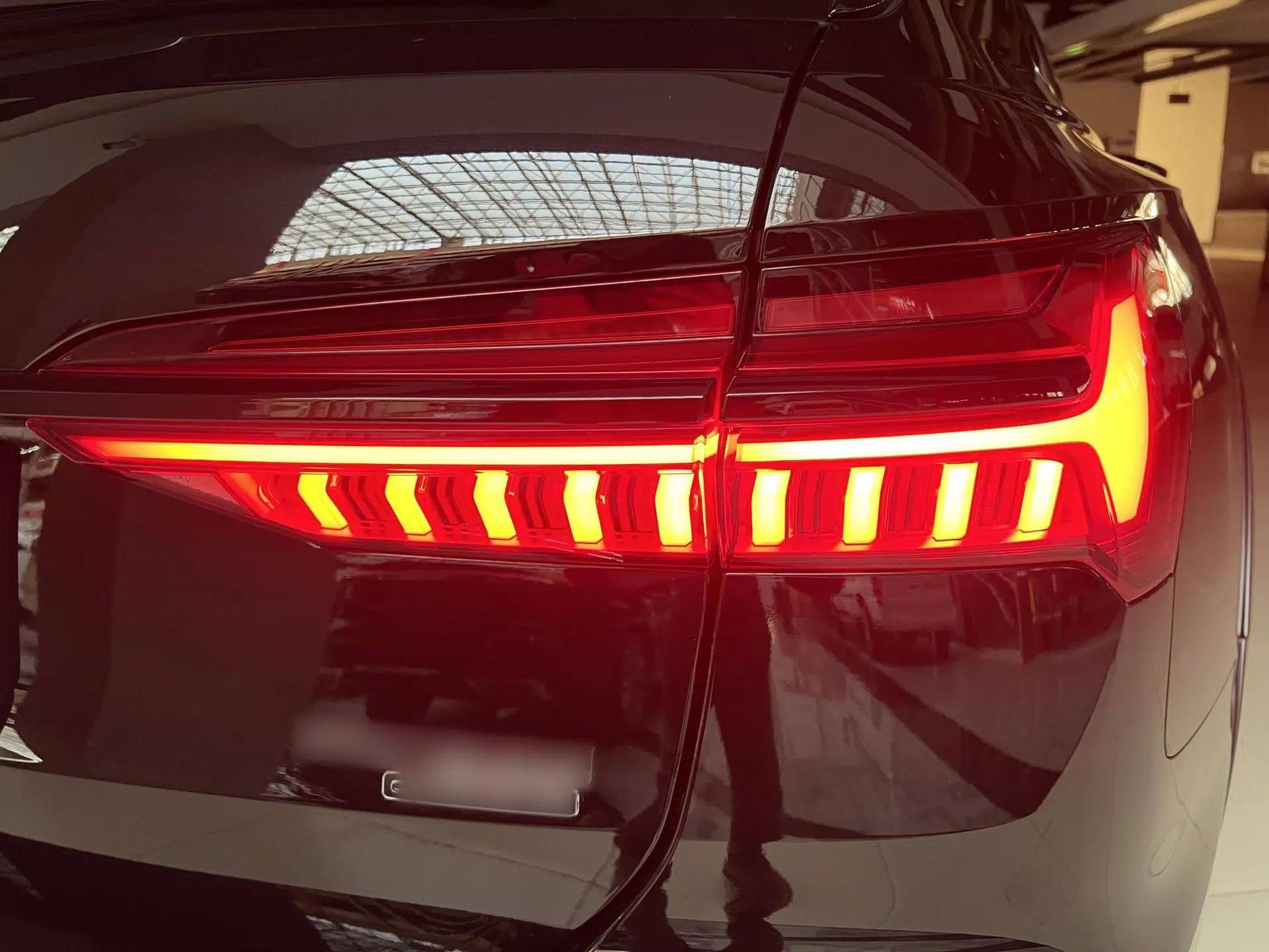Audi A6 2022 allroad quattro Explorer 55 TFSI Prestige Off-Road Model — миниатюра 19