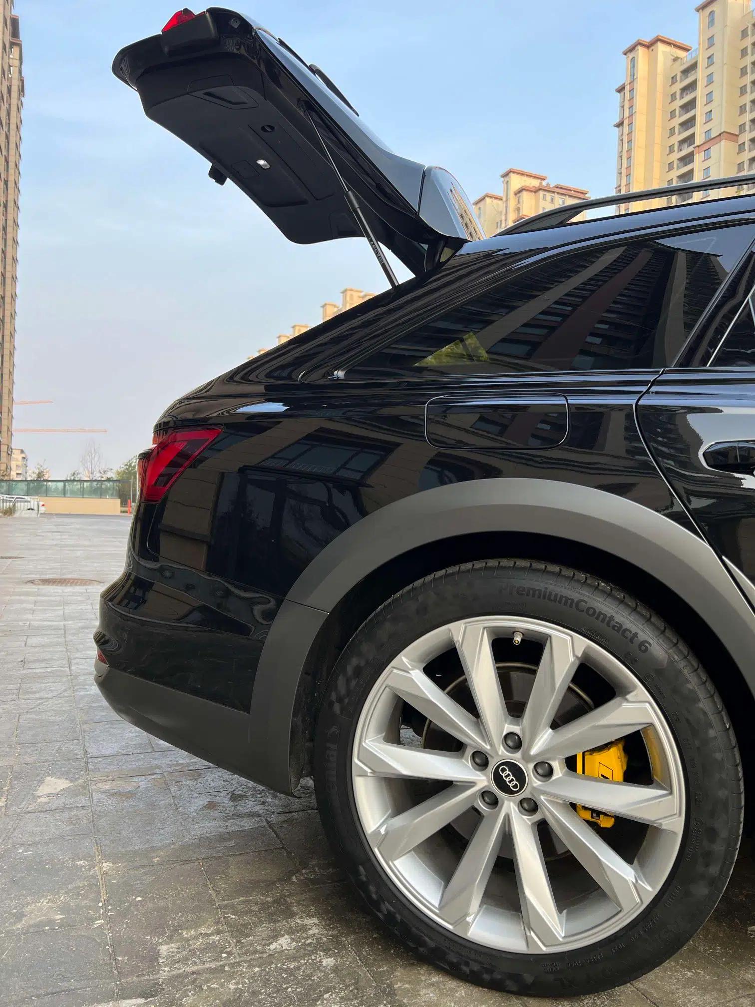 Audi A6 2022 allroad quattro Explorer 55 TFSI Prestige Off-Road Model — миниатюра 21