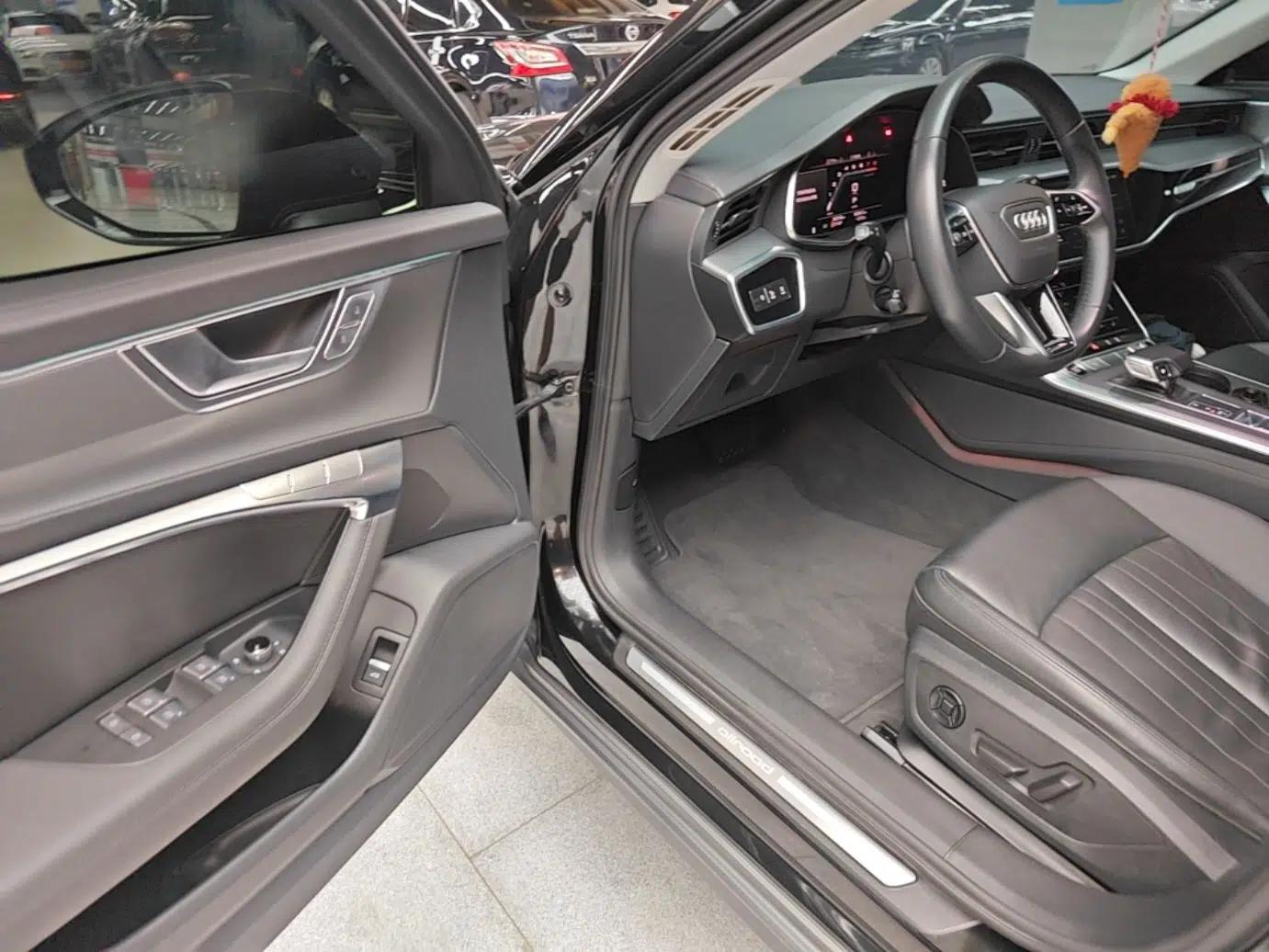 Audi A6 2022 allroad quattro Explorer 55 TFSI Prestige Off-Road Model — миниатюра 28