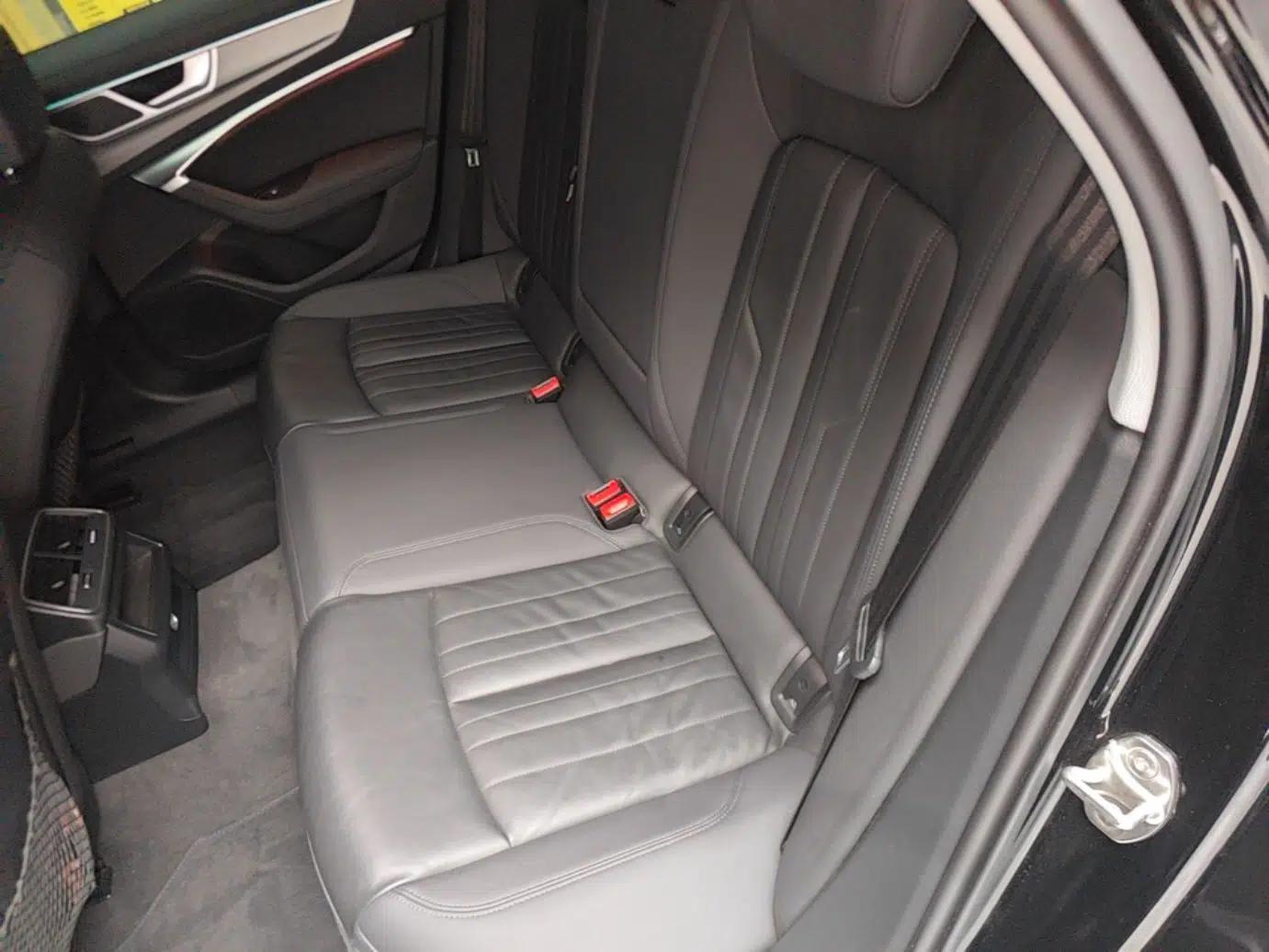 Audi A6 2022 allroad quattro Explorer 55 TFSI Prestige Off-Road Model — миниатюра 30