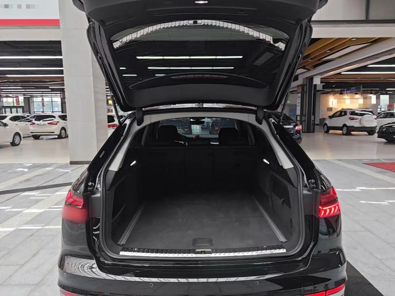 Audi A6 2022 allroad quattro Explorer 55 TFSI Prestige Off-Road Model — миниатюра 32