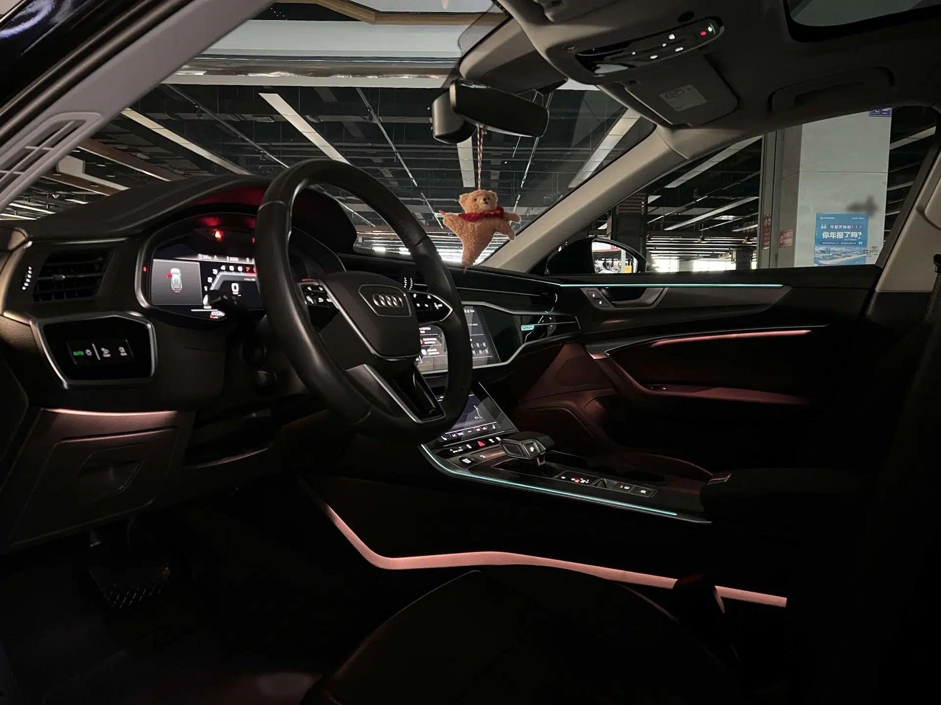 Audi A6 2022 allroad quattro Explorer 55 TFSI Prestige Off-Road Model — миниатюра 34