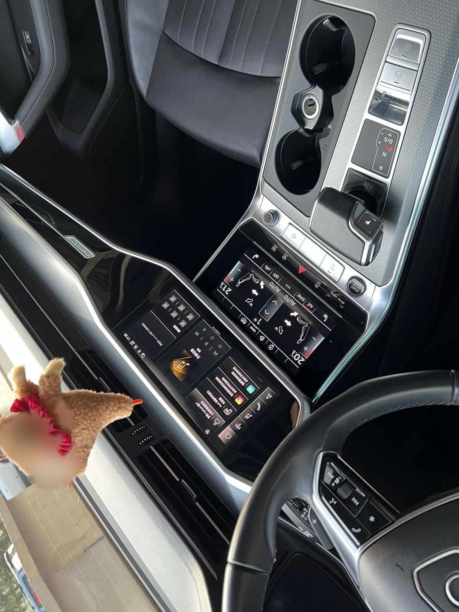 Audi A6 2022 allroad quattro Explorer 55 TFSI Prestige Off-Road Model — миниатюра 35