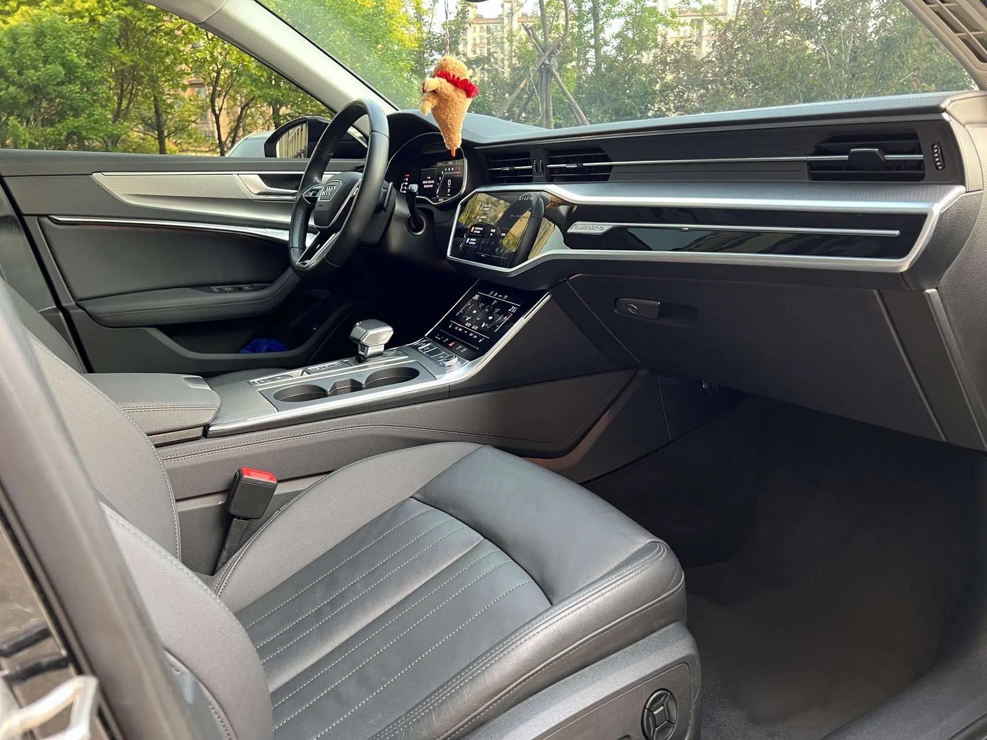 Audi A6 2022 allroad quattro Explorer 55 TFSI Prestige Off-Road Model — миниатюра 38