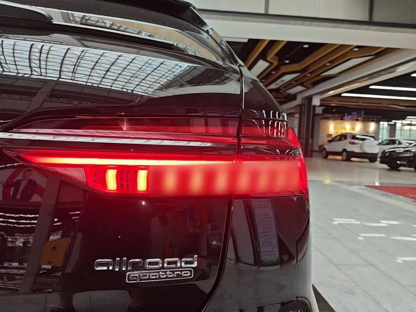 Audi A6 2022 allroad quattro Explorer 55 TFSI Prestige Off-Road Model — миниатюра 9