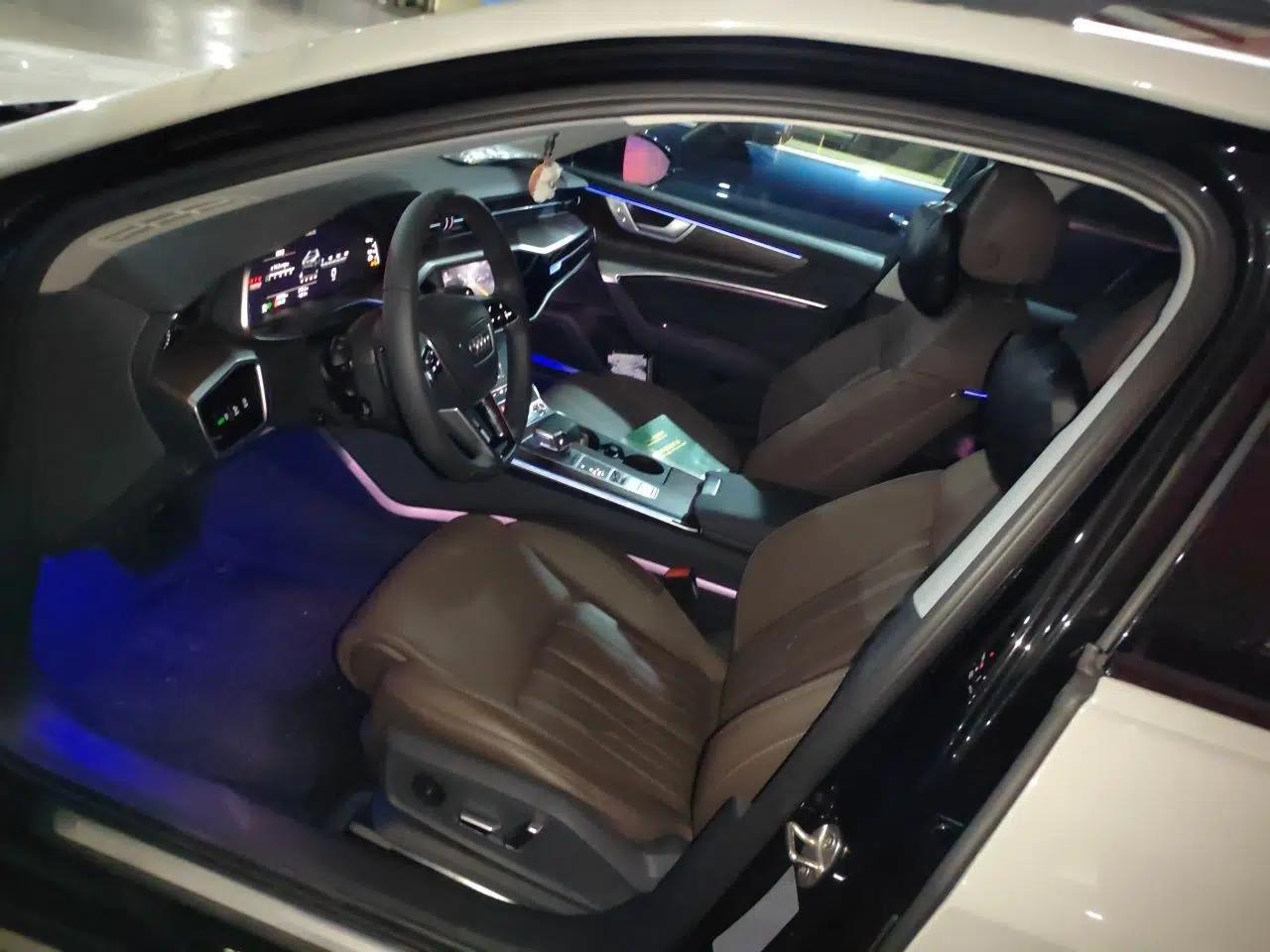 Audi A6 2022 allroad quattro Explorer 55 TFSI Prestige Off-Road Model — миниатюра 15