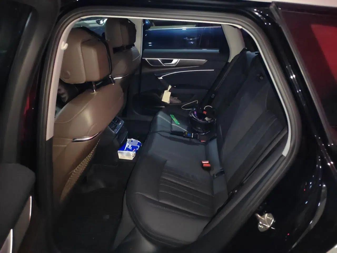Audi A6 2022 allroad quattro Explorer 55 TFSI Prestige Off-Road Model — миниатюра 17