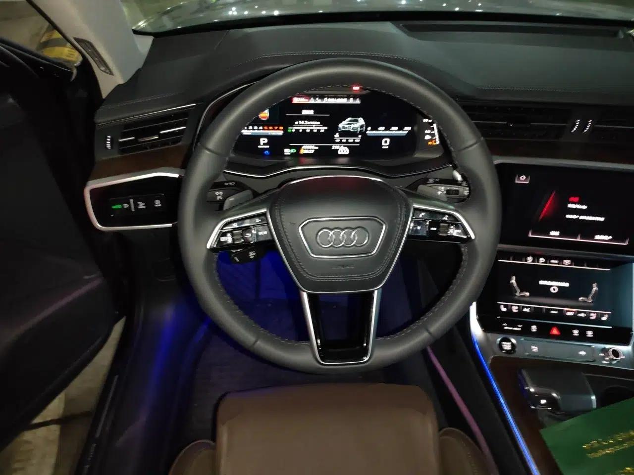 Audi A6 2022 allroad quattro Explorer 55 TFSI Prestige Off-Road Model — миниатюра 10