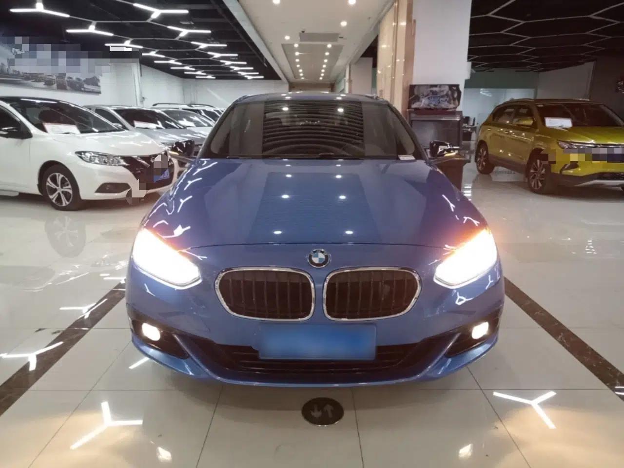 BMW 1 Series 2017 118i Sport Edition — миниатюра 2