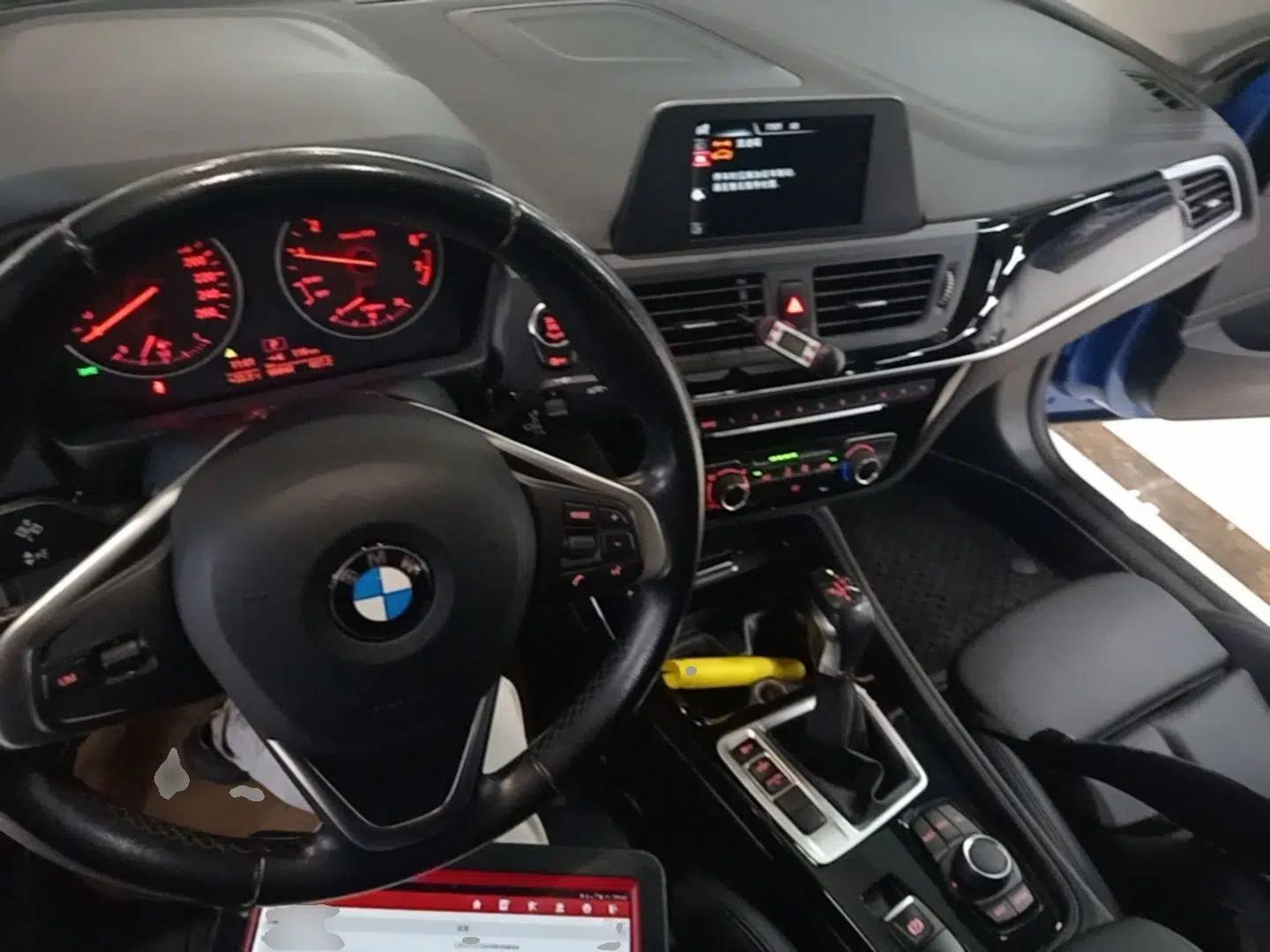 BMW 1 Series 2017 118i Sport Edition — миниатюра 12