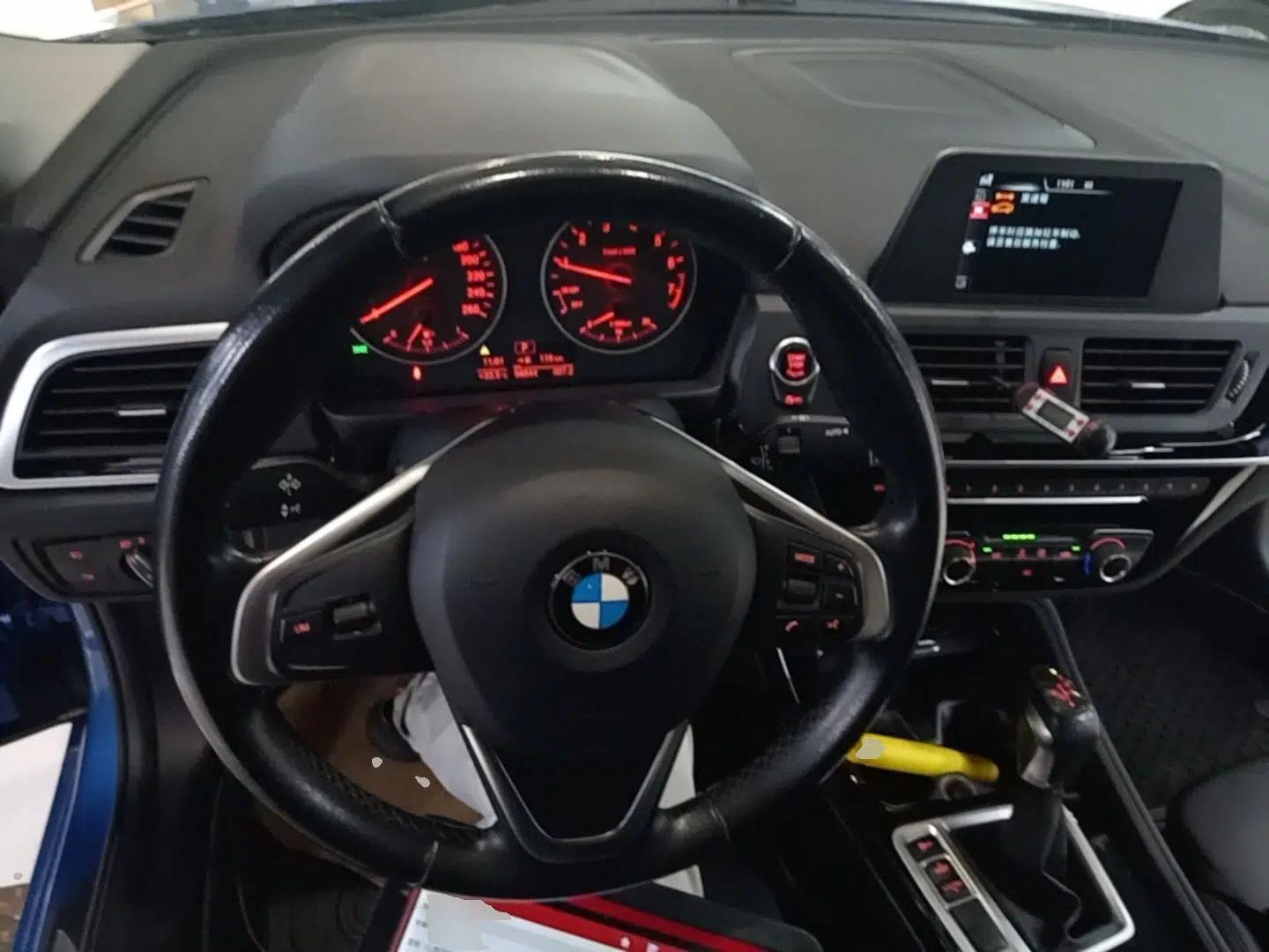 BMW 1 Series 2017 118i Sport Edition — миниатюра 13