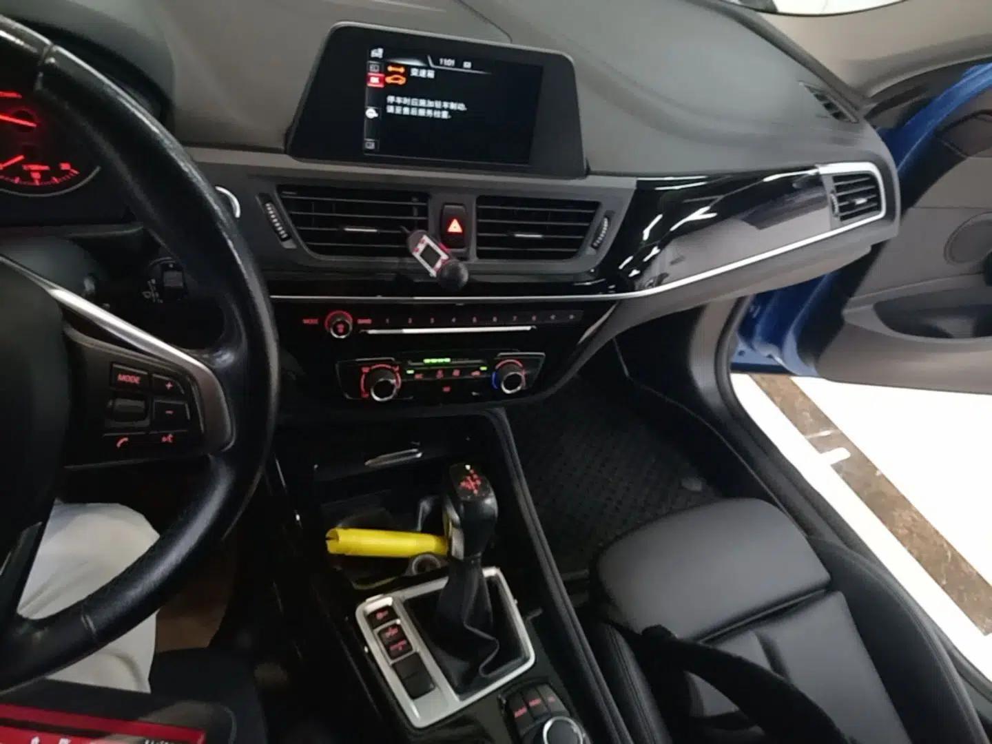 BMW 1 Series 2017 118i Sport Edition — миниатюра 15