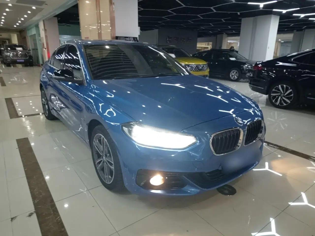 BMW 1 Series 2017 118i Sport Edition — миниатюра 3
