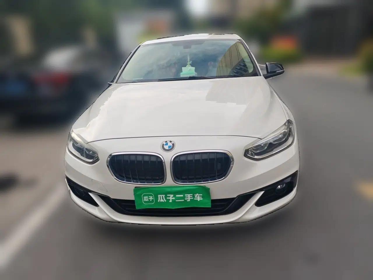 BMW 1 Series 2018 118i Sport Edition — миниатюра 2
