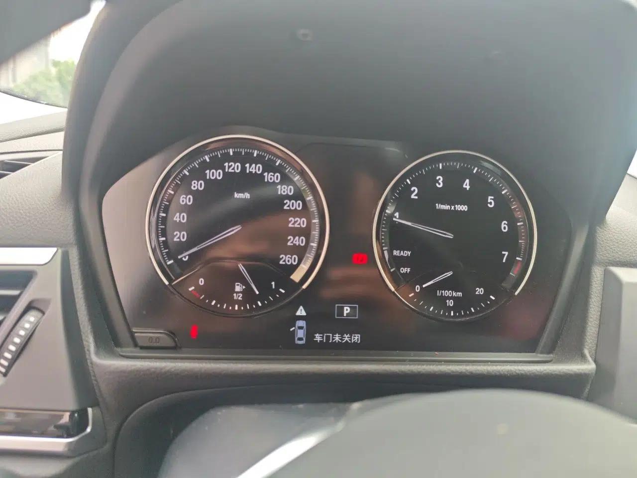 BMW 1 Series 2018 118i Sport Edition — миниатюра 11