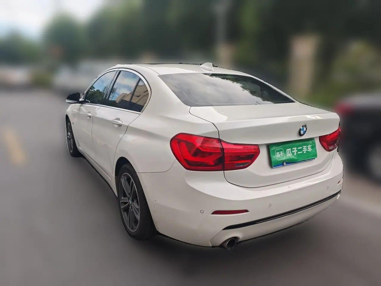 BMW 1 Series 2018 118i Sport Edition — миниатюра 4