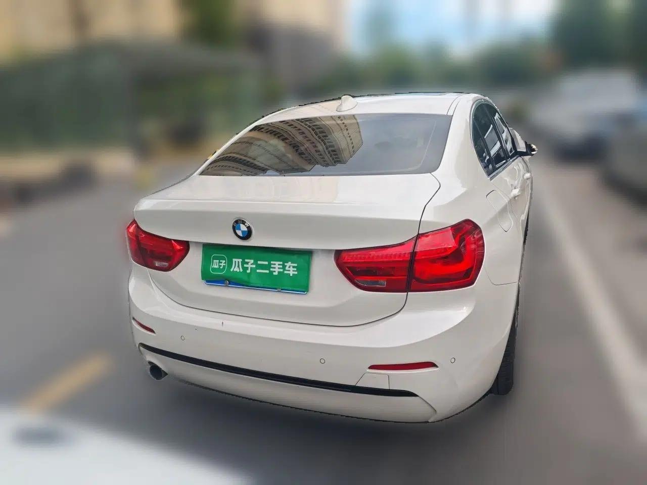 BMW 1 Series 2018 118i Sport Edition — миниатюра 5