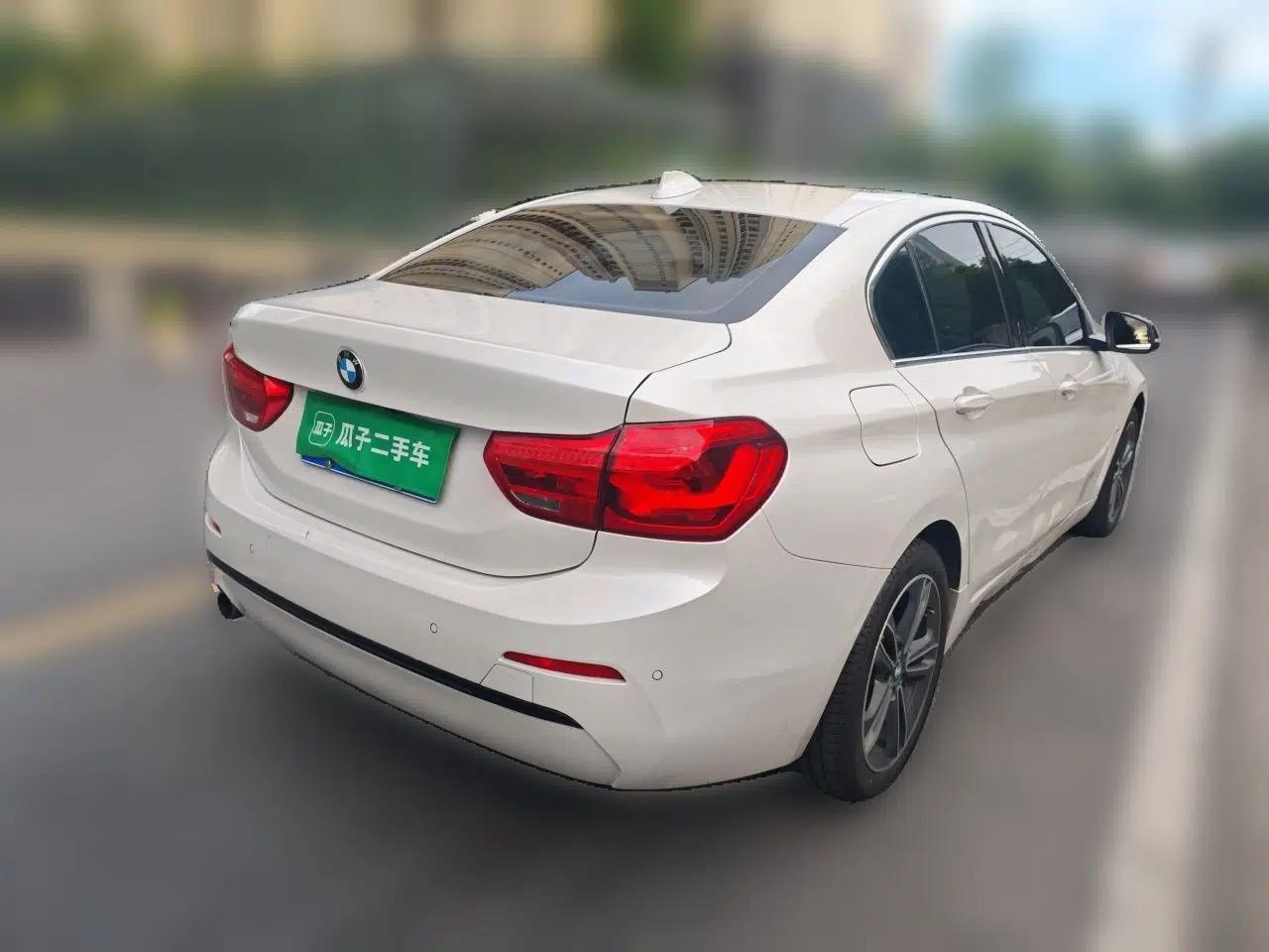 BMW 1 Series 2018 118i Sport Edition — миниатюра 6