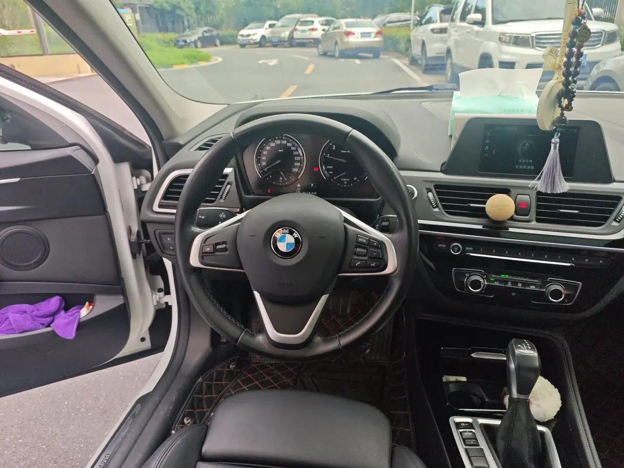 BMW 1 Series 2018 118i Sport Edition — миниатюра 10