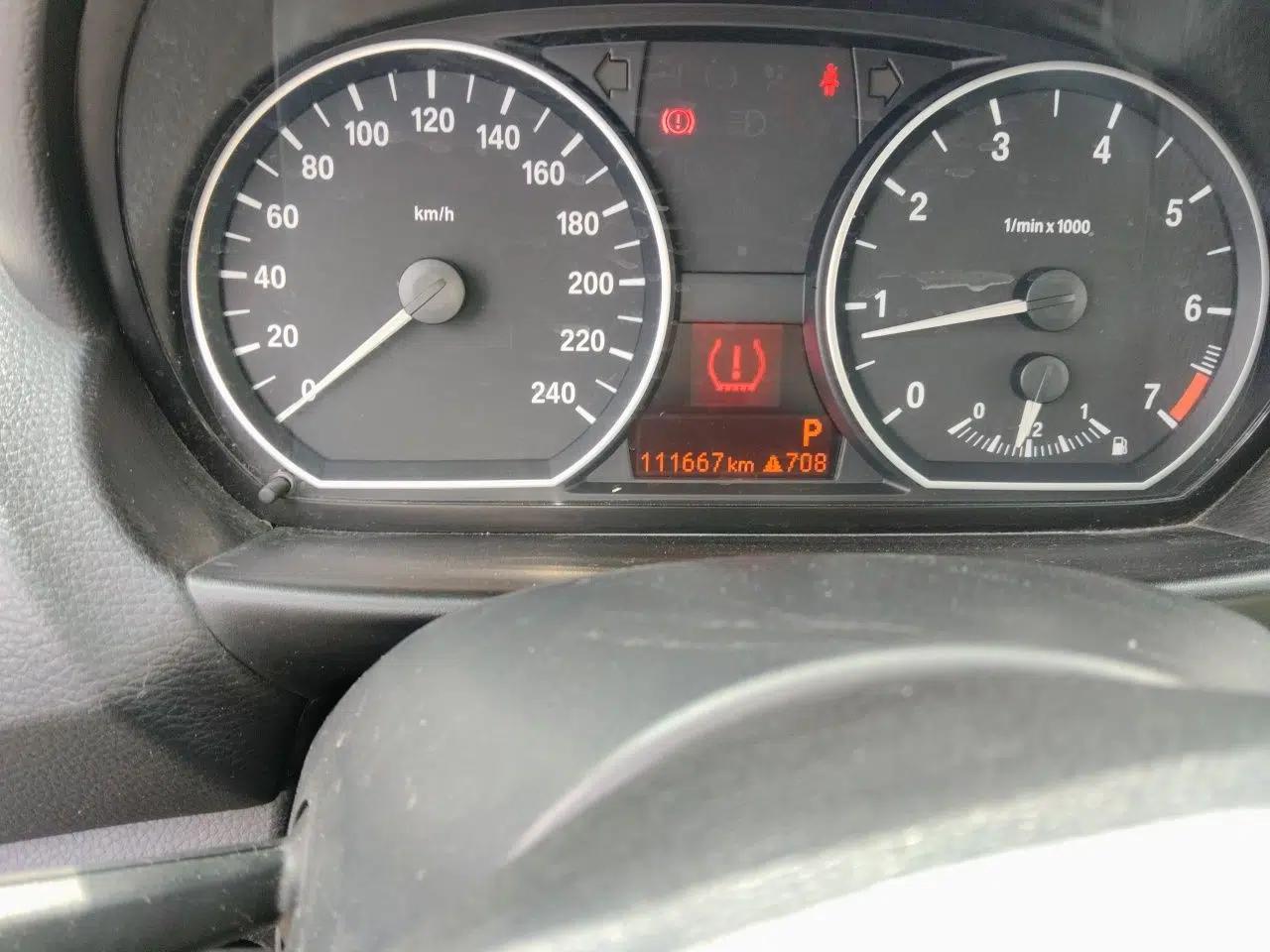 BMW 1 Series 2008 120i automatic transmission — миниатюра 12