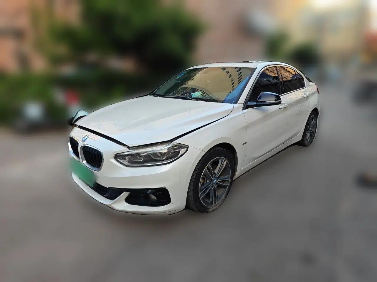 BMW 1 Series 2017 118i Sport Edition — миниатюра 1
