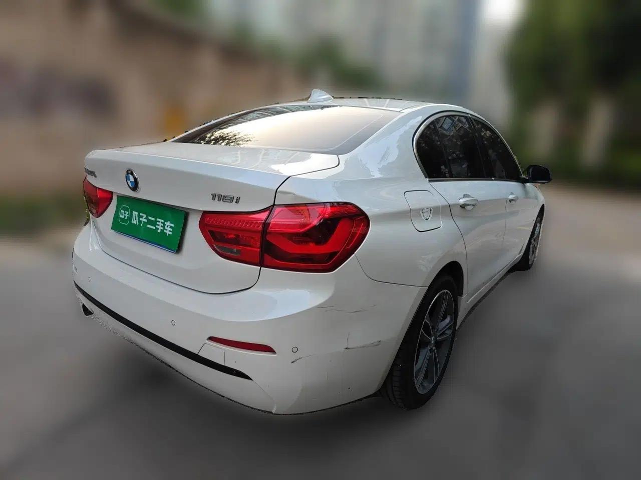 BMW 1 Series 2017 118i Sport Edition — миниатюра 6