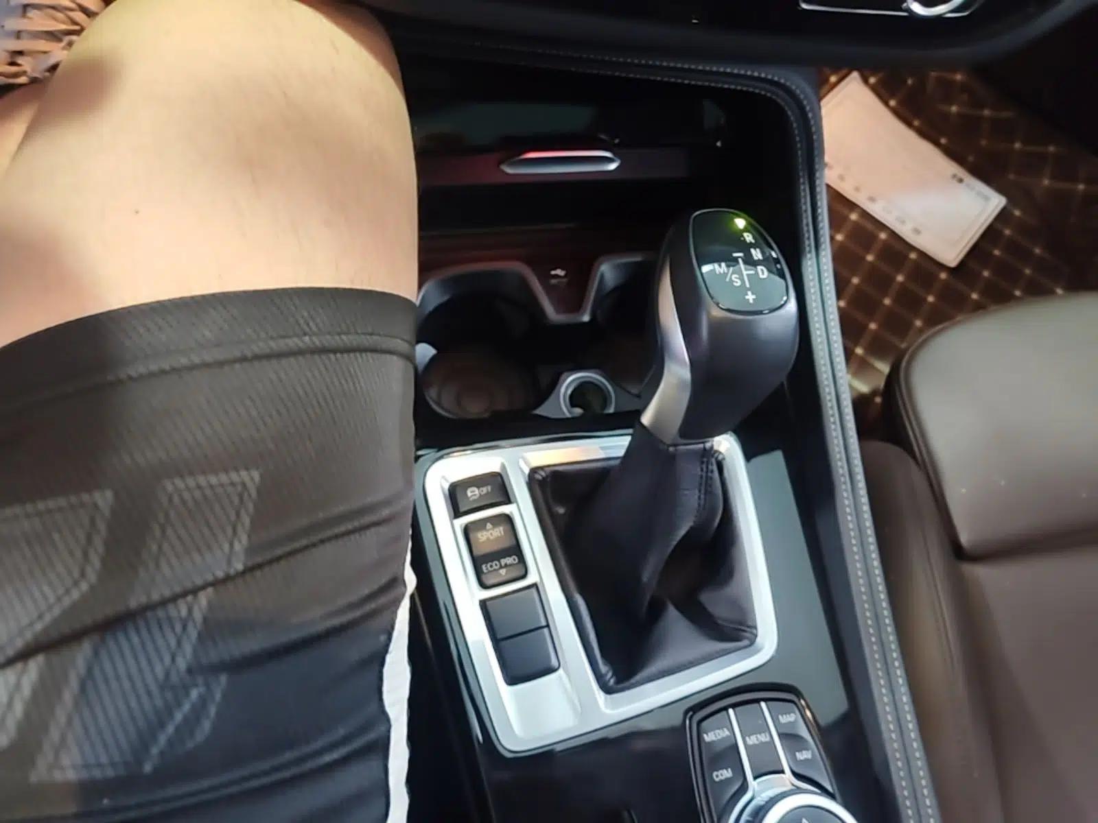 BMW 1 Series 2019 120i Leading Model M Sport Package — миниатюра 16