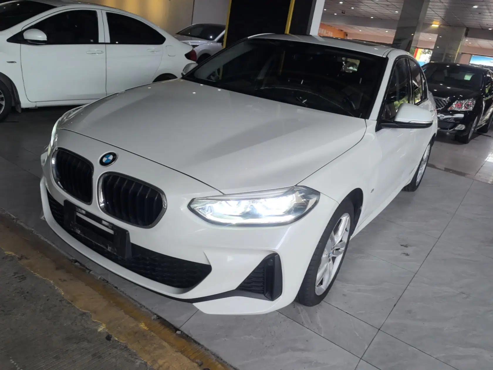 BMW 1 Series 2020 120i M Sport Package — миниатюра 1