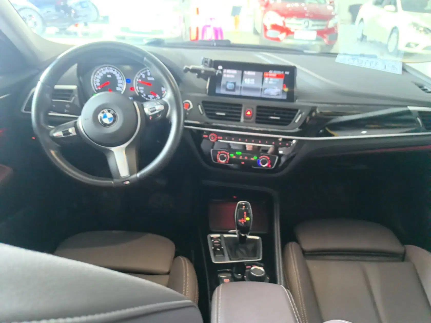 BMW 1 Series 2020 120i M Sport Package — миниатюра 17